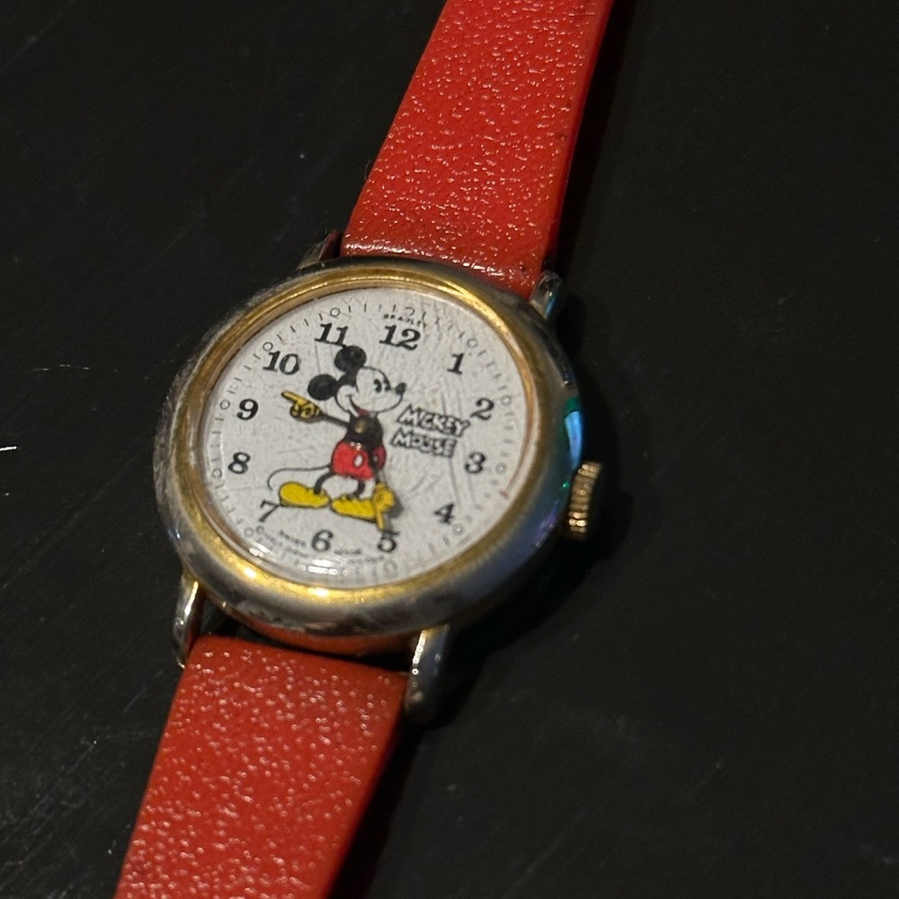 Vintage Disney Mickey Mouse watch.